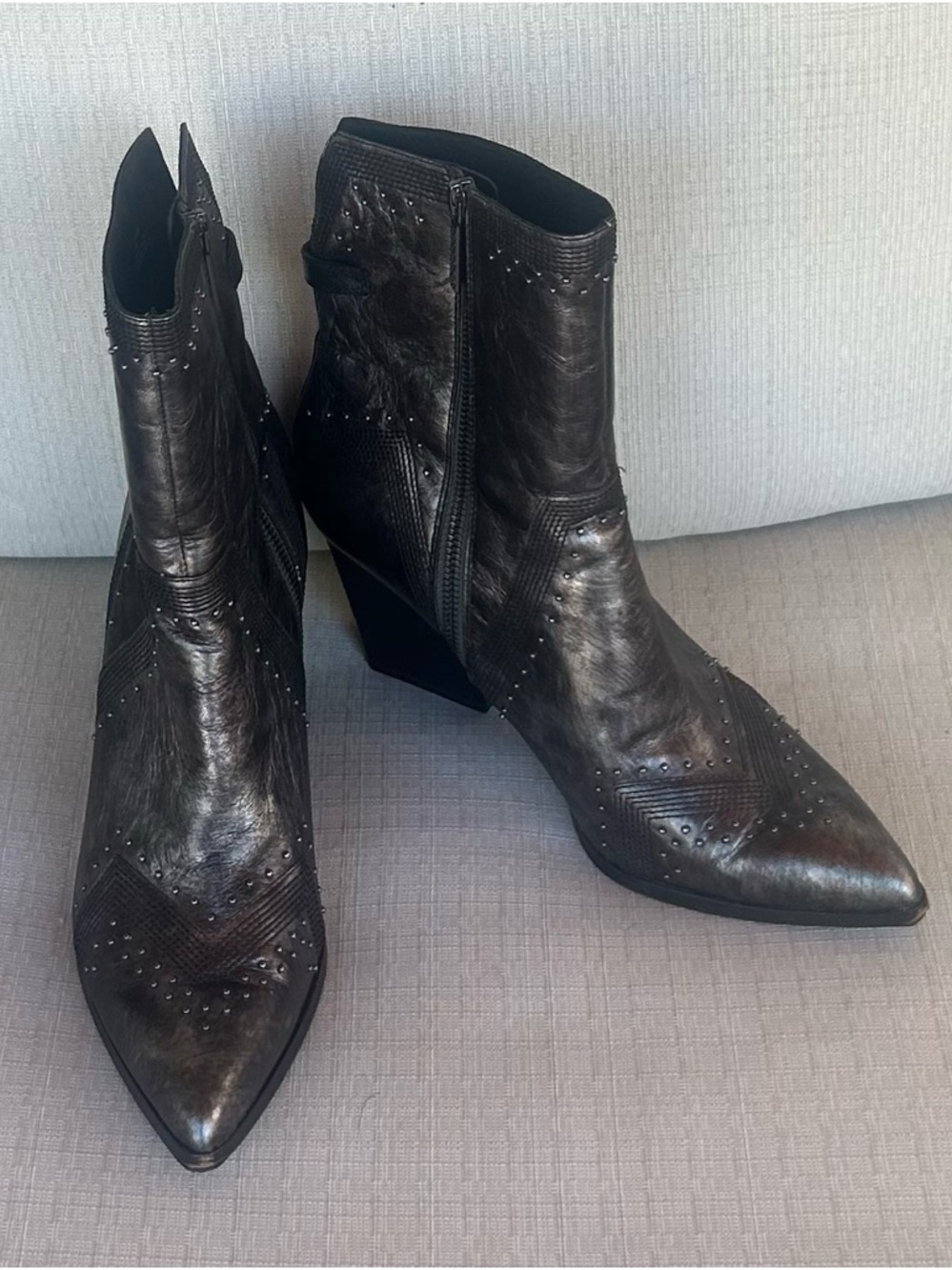 NWOB Donald J. Pliner Vegas Metallic Pointed-Toe Studded Leather Ankle Boots